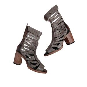 Freebird By Steven Gladiator Bootie Size 7 Lotus Taupe Leather Block Sandal